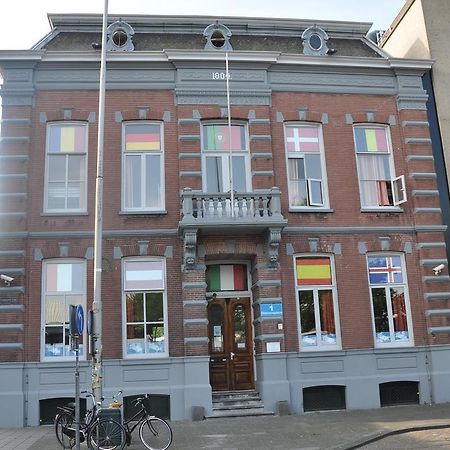 Breda Hostel / Youth Hostel ภายนอก รูปภาพ