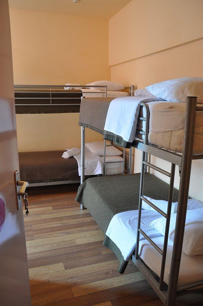 Breda Hostel / Youth Hostel ภายนอก รูปภาพ