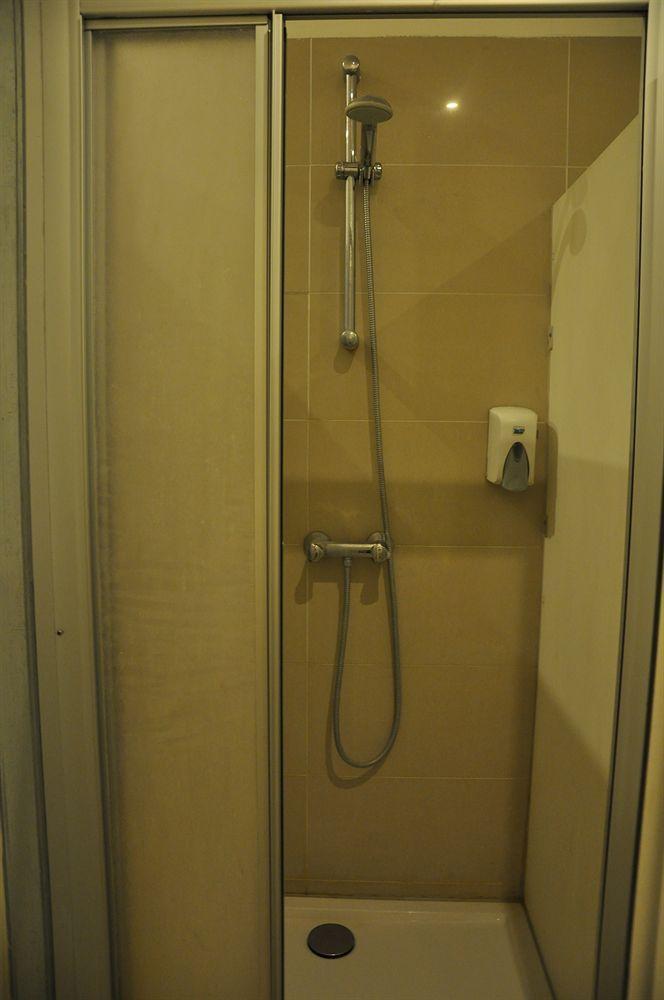 Breda Hostel / Youth Hostel ภายนอก รูปภาพ