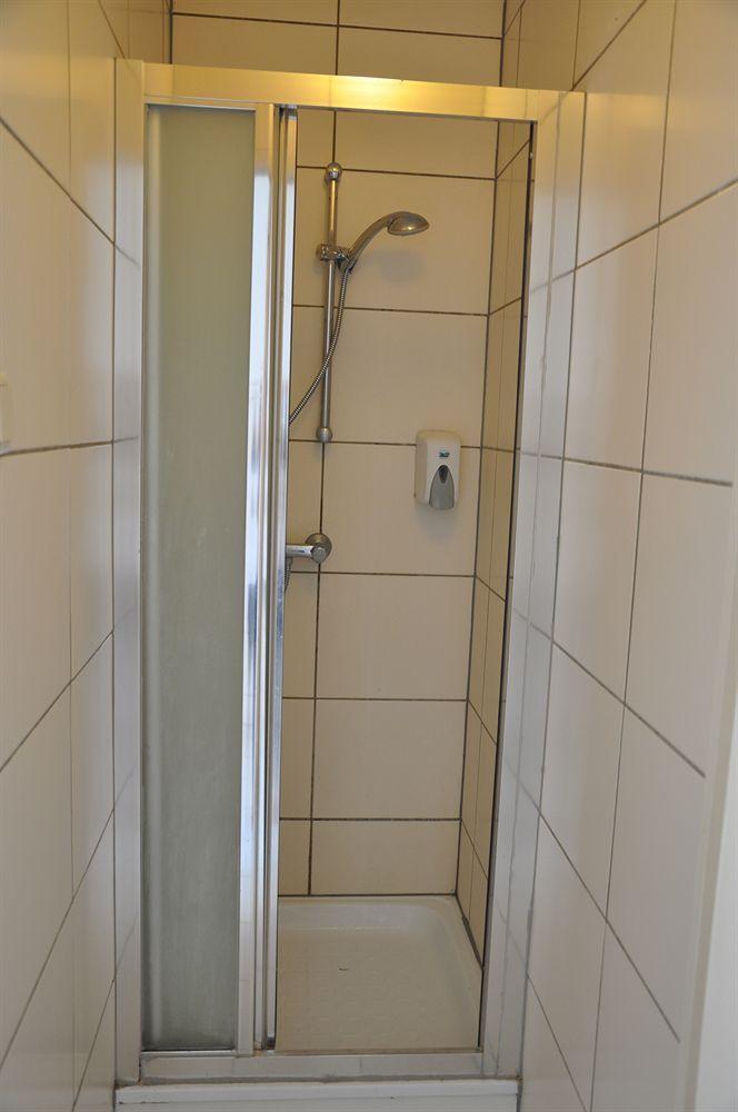 Breda Hostel / Youth Hostel ภายนอก รูปภาพ