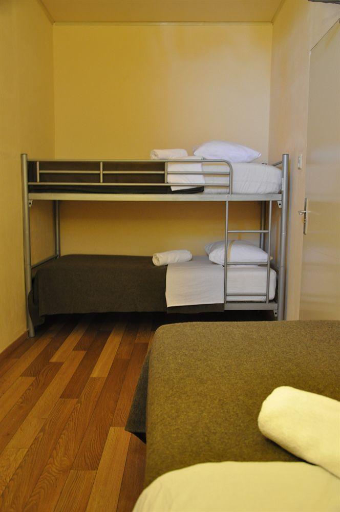 Breda Hostel / Youth Hostel ภายนอก รูปภาพ