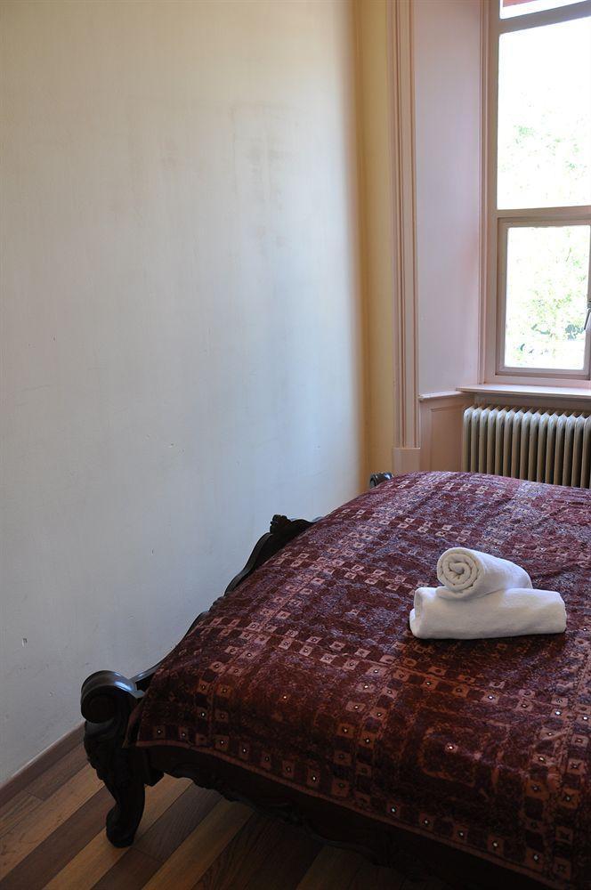 Breda Hostel / Youth Hostel ภายนอก รูปภาพ