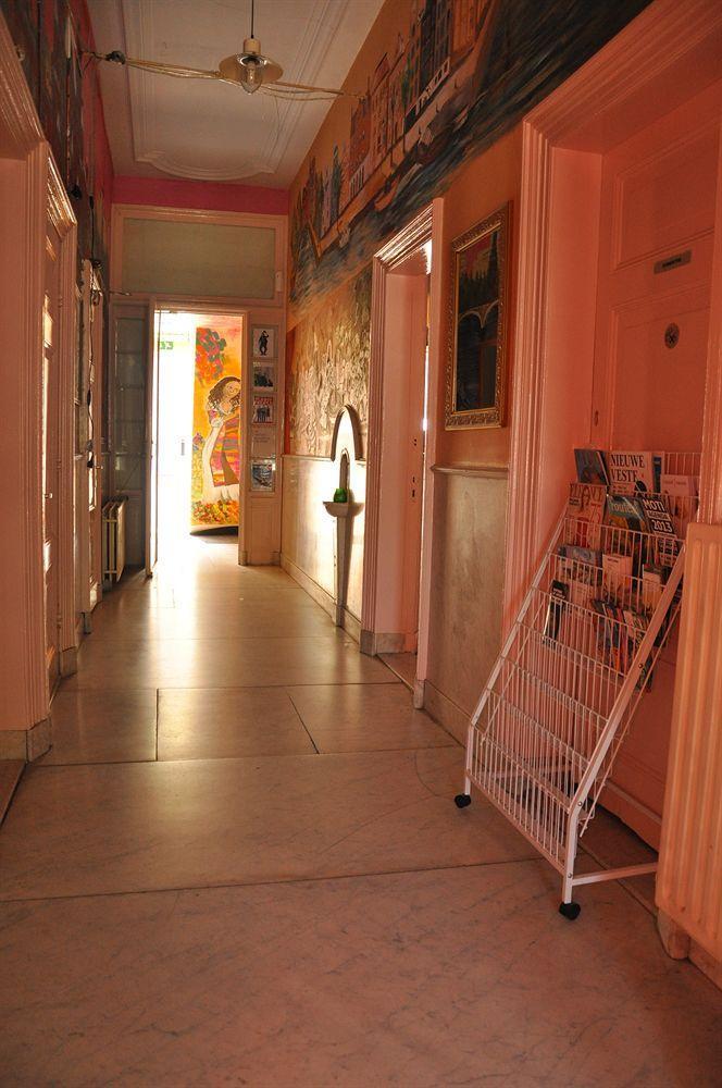 Breda Hostel / Youth Hostel ภายนอก รูปภาพ
