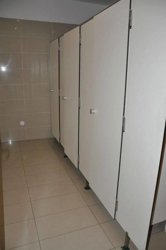 Breda Hostel / Youth Hostel ภายนอก รูปภาพ